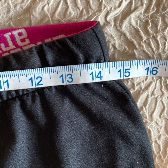 Under Armour Womens All Season Gear Shorts Active Stretch Athletic Black Size SM - Picture 5 of 5